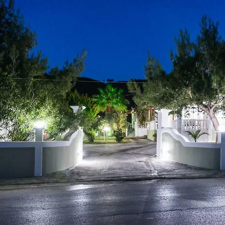 בית נופש Margaris Kalamákion